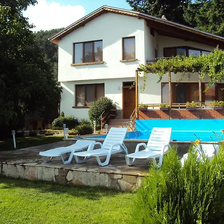 House Mirlevi Villa