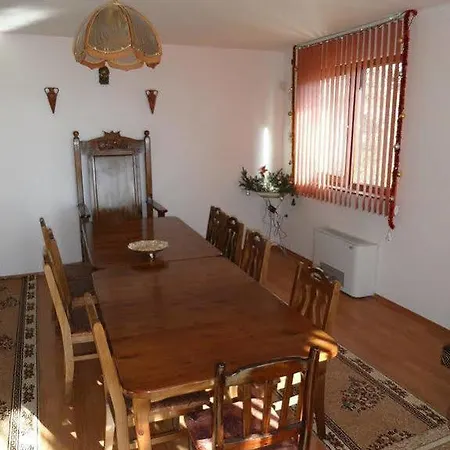 House Mirlevi *