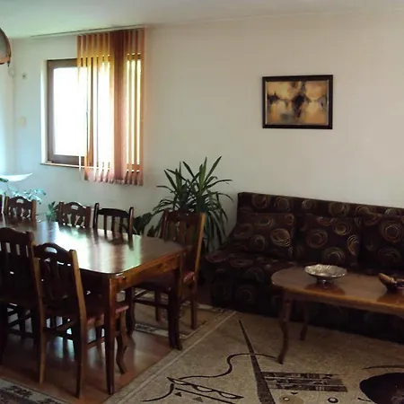 Villa House Mirlevi