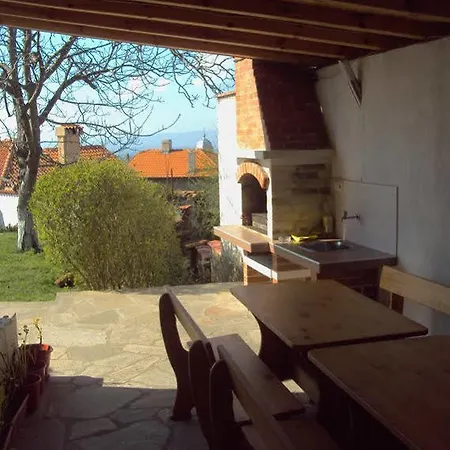 House Mirlevi Вилла *