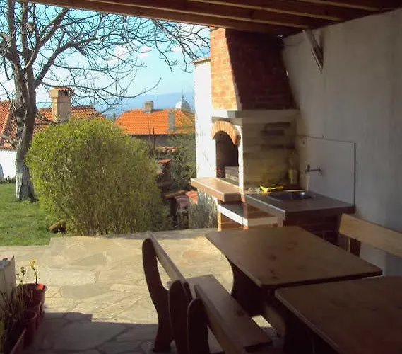 House Mirlevi Villa *